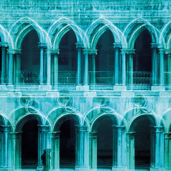 Gerd Weissing, PALAZZO (Venedig, Palazzo, Palast, Bogenfenster, architektur, Renaissance, Wohnzimmer, Treppenhaus, Büro, moderne Fotokunst, Wunschgröße, blau)