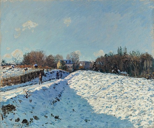 Alfred Sisley, Louveciennes im Schnee (Effet de neige à Louveciennes). 1874 (Sisley,Alfred,1839-1899,Privatbesitz,Öl auf Leinwand,19. Jahrhundert,Landschaft,Winter,Sisley, Alfred,Dorf, Frankreich,Winter,sonnig,Schnee,Winterlandschaft,Weg,Fußgänger,verschneit,blau,blauer Himmel)