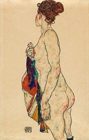 Egon Schiele, Stehender Akt mit gemustertem Gewand. 1917 (Washington,National Gallery,Schiele,Egon,1890-1918,Gouache und schwarze Kreide,20. Jahrhundert,Expressionismus,Washington,DC,auf getöntem Papier,Egon Schiele,Zeichnung Frau Akt Körperdrehung Hochfrisur gemustert sich abkehren)