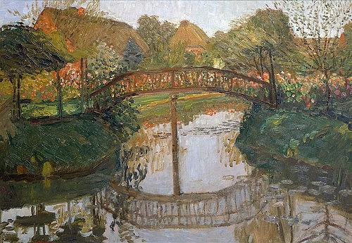 Otto Modersohn, Bauerngarten mit Brücke. Um 1908 (Garten, Teich, Brücke, Dorf, Dächer, Spiegelungen, Landschaft, Landschaftsmalerei,  Künstlerkolonie Worpswede, Klassische Moderne,   Wohnzimmer, Treppenhaus, Wunschgröße)