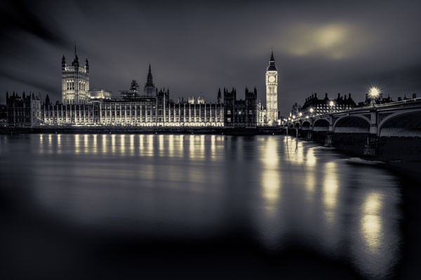 Vladimir Kostka, LONDON PARLIAMENT (Brücke, Themse, London, House of Parliament, Städte, Big Ben, Fotokunst, Wunschgröße, Wohnzimmer, Treppenhaus, sepia/schwarz/weiß)