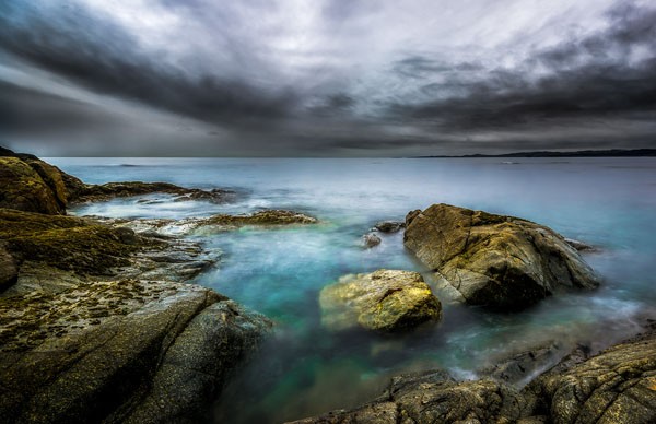 Vladimir Kostka, MAJESTIC SHORES (Küste, Felsen,  Himmel, Wolken,  Meer, Meeresbrise, Fotografie, Wunschgröße, Wohnzimmer, Treppenhaus, Badezimmer, bunt)