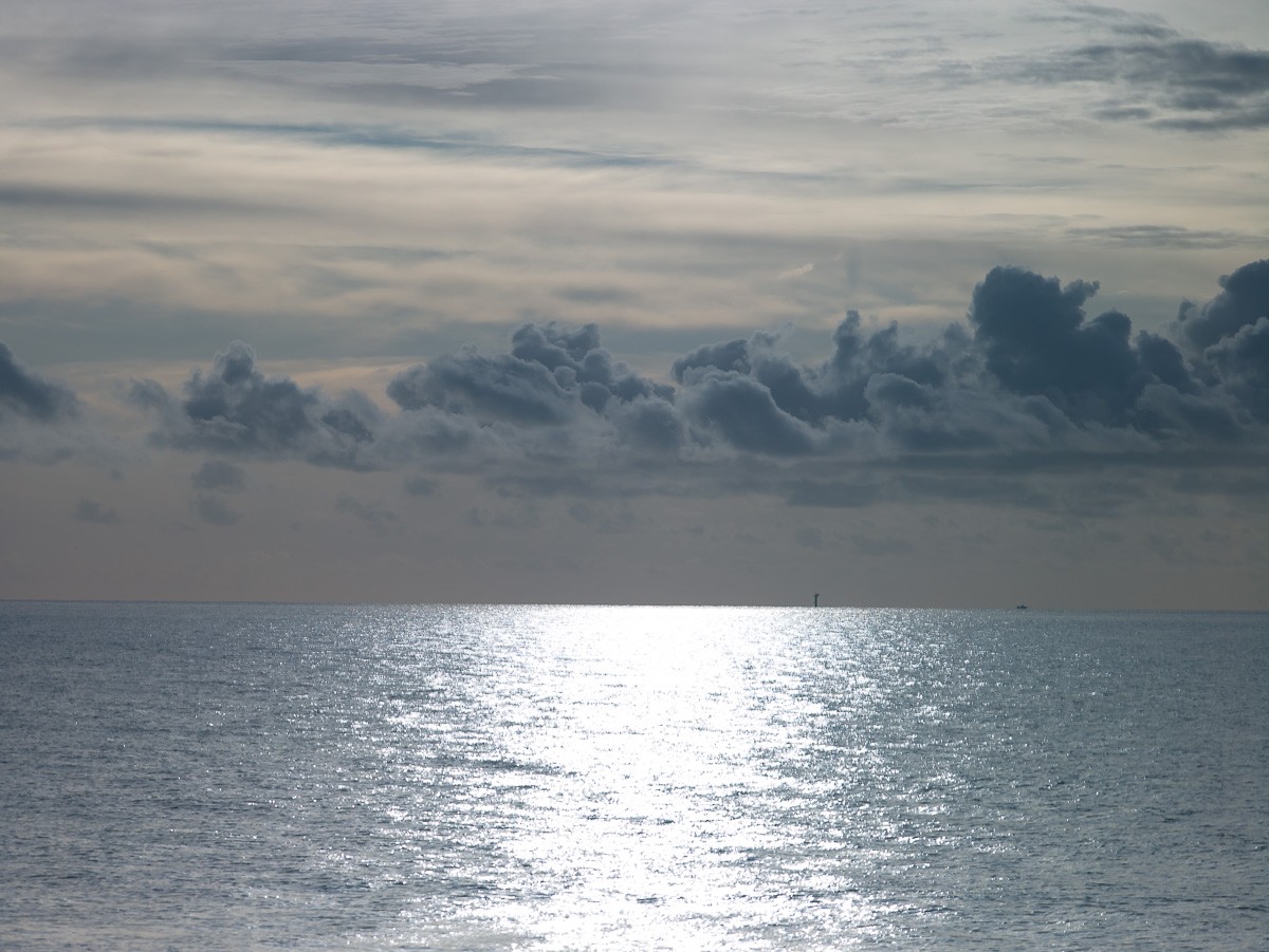 Konfiguration benutzen (Meer, Ozean, Horizont, Wolken, Meeresbrise, Wunschgröße, Fotokunst, Wohnzimmer, Treppenhaus, grau/weiß)