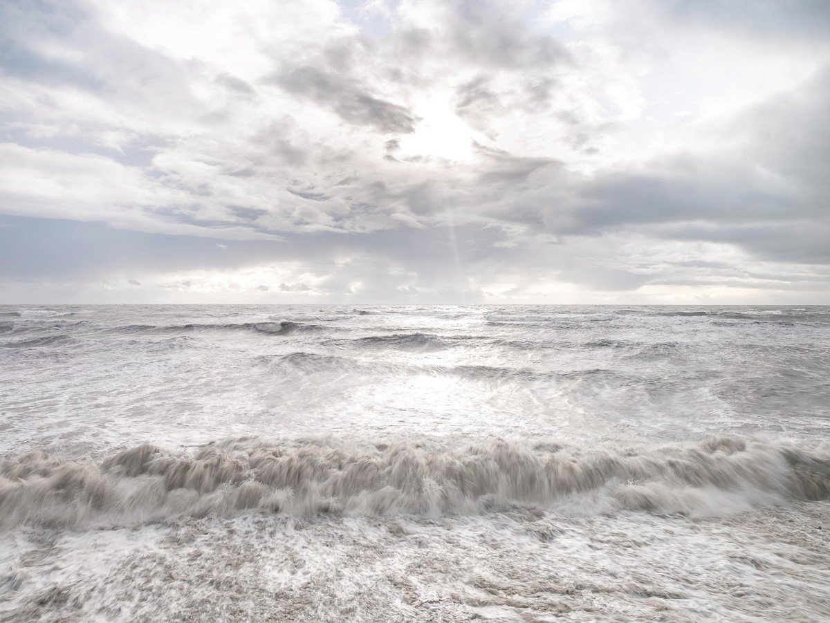 Konfiguration benutzen (Meer, Meeresbrise, Wellen, Horizont, Himmel, Gischt, Schaum, Fotokunst, Treppenhaus, Wohnzimmer,  Wunschgröße, grau/weiß)