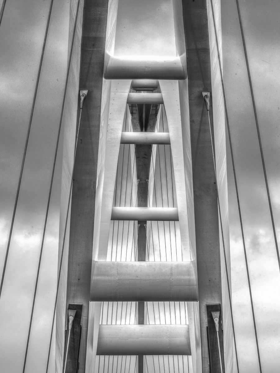 Konfiguration benutzen (Brücke, Konstruktion, Millenium Brücke, Architektur, modern, England, Fotokunst, Wunschgröße,  Wohnzimmer, schwarz/weiß)