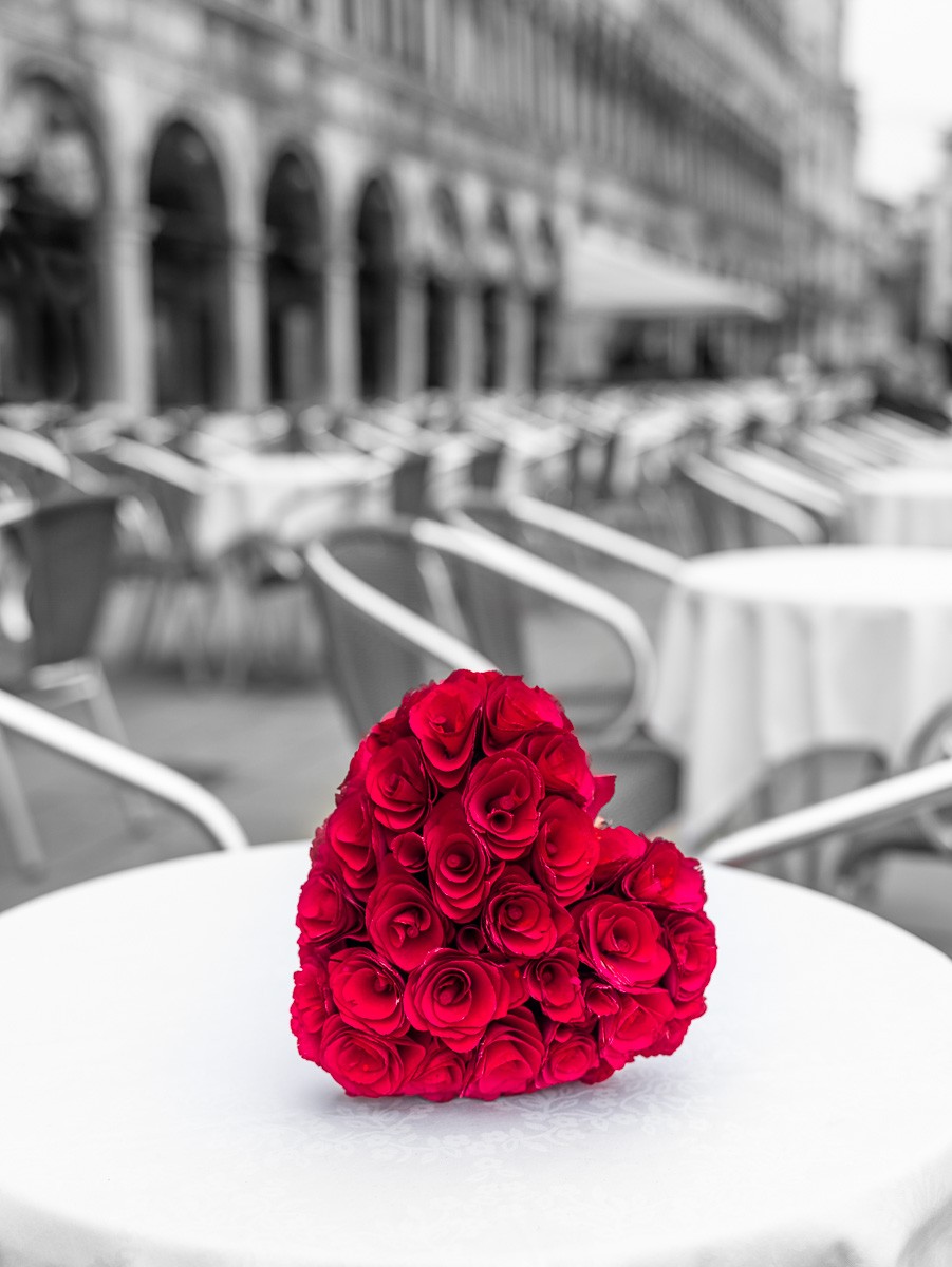 Konfiguration benutzen (Café, Markusplatz, Venedig, Herz, Blumen, rote Rosen, Liebe, Colorspot, Wunschgröße, Fotokunst, Wohnzimmer,)