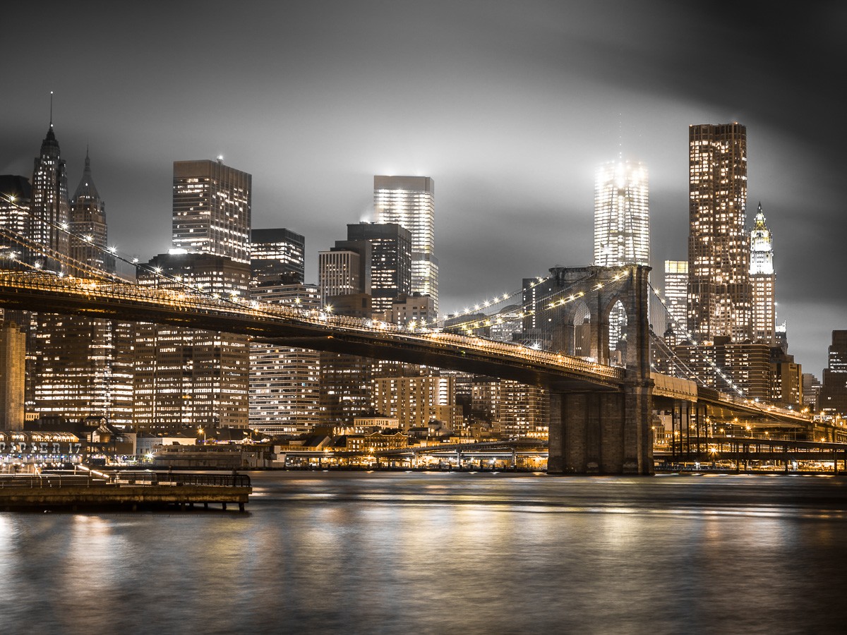 Konfiguration benutzen (Großstädte, Metropole, New York, Skyline, Fluss, Brücke, Spiegelungen, Nachtszene, Beleuchtung, Wunschgröße, Fotokunst, Colorspot, Wohnzimmer, Treppenhaus, schwarz/weiß/goldgelb)