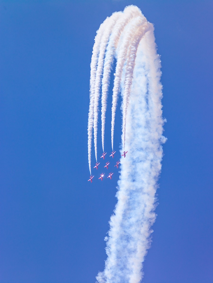 Konfiguration benutzen (Fliegerstaffel, Kunstflieger, Flugzeuge, Flugshow, Himmel, Kondenzstreifen, Luftakrobaten,  Wunschgröße, Fotokunst, Wohnzimmer, Treppenhaus, bunt)