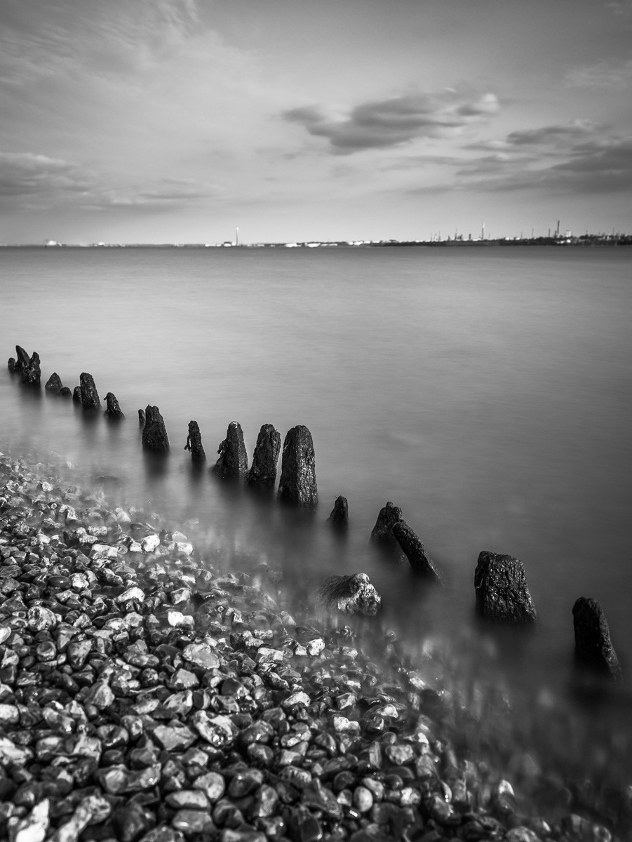 Konfiguration benutzen (Strand, Meer, Kiesel, Buhne, Meeresbrise, Horizont, Wunschgröße, Fotokunst, Wohnzimmer, Badezimmer, Treppenhaus, schwarz/weiß)