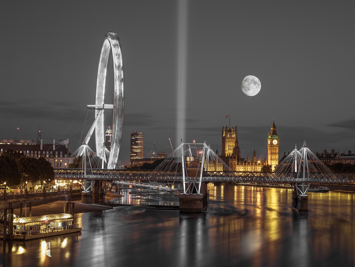 Konfiguration benutzen (Panorama, Metropole, Städte, London, Nachtszene, London Eye, Fluss, Themse, Spiegelungen, Lichtstrahlen, Laser, Vollmond, Wunschgröße, Fotokunst, Wohnzimmer, Treppenhaus, bunt)