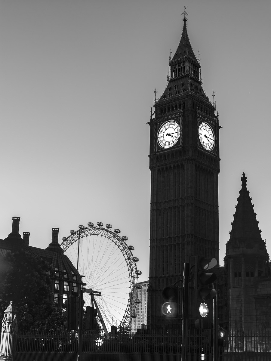 Konfiguration benutzen (Städte, Metropole, London, Architektur, Big Ben, Uhrturm, Wahrzeichen, Riesenrad, London Eye, Wunschgröße, Fotokunst, Wohnzimmer, Treppenhaus, schwarz/weiß)
