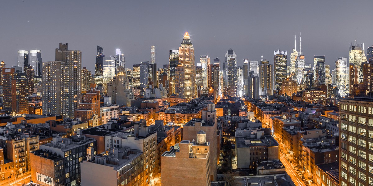 Konfiguration benutzen (Städte, Metropole, New York, Nachtszene, Beleuchtung, Wolkenkratzer, Skyline, Hochhäuser, Wunschgröße, Fotokunst, Wohnzimmer, Treppenhaus, bunt)