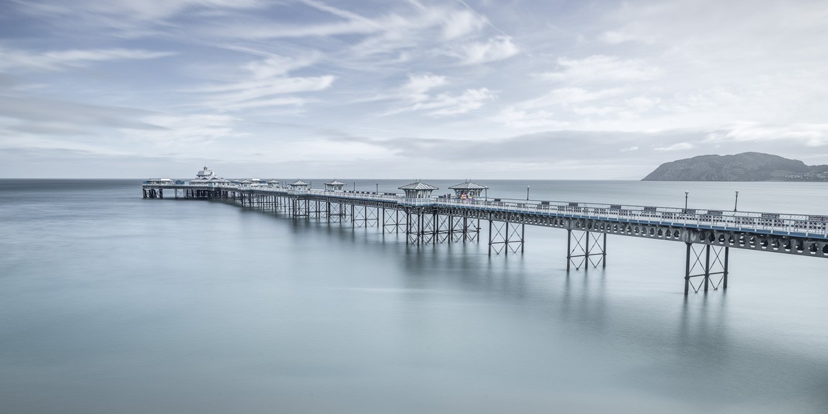 Konfiguration benutzen (Steg, Pier, Meer, Horizont, Dunst, Wales, maritim, Wunschgröße, Fotokunst, Wohnzimmer, Treppenhaus, grau)