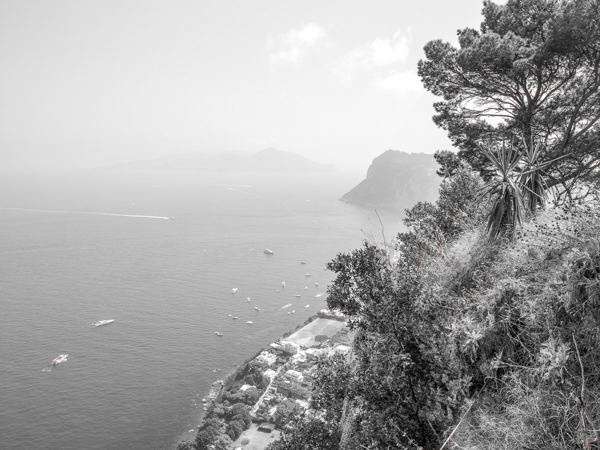 Konfiguration benutzen (Landschaft, Meer, Küste, Felsen, Capri, Italien, Golf von Neapel, dunst, Wunschgröße, Fotokunst, Wohnzimmer, Treppenhaus, schwarz/weiß)