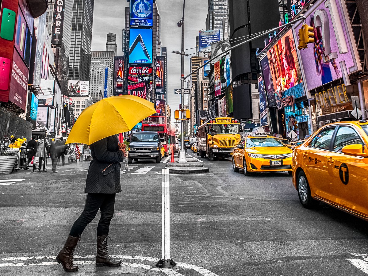 Konfiguration benutzen (Hochhäuser, Times Square, Platz, gelbe Taxi, gelber Regenschirm, Wahrzeichen,  Architektur, Großstädte, Metropole, New York, Wegweiser, Broadway, Wunschgröße, Fotokunst, Wohnzimmer, Treppenhaus, Jugendzimmer)