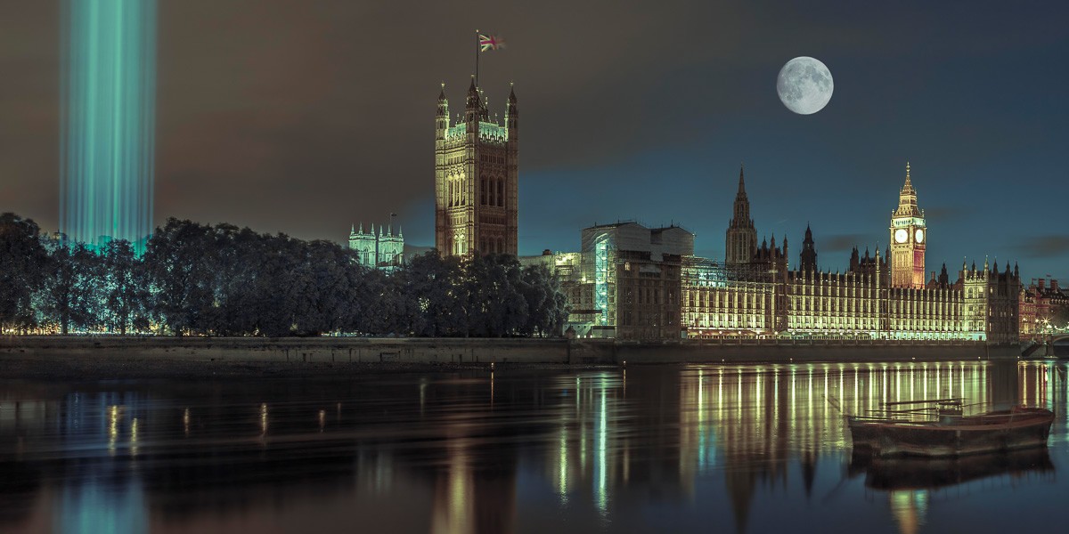Konfiguration benutzen (Panorama, Metropole, Städte, London, Nachtszene, Big Ben, Fluss, Themse, Spiegelungen, Lichtstrahlen, Laser, Vollmond, Wunschgröße, Fotokunst, Wohnzimmer, Treppenhaus, bunt)