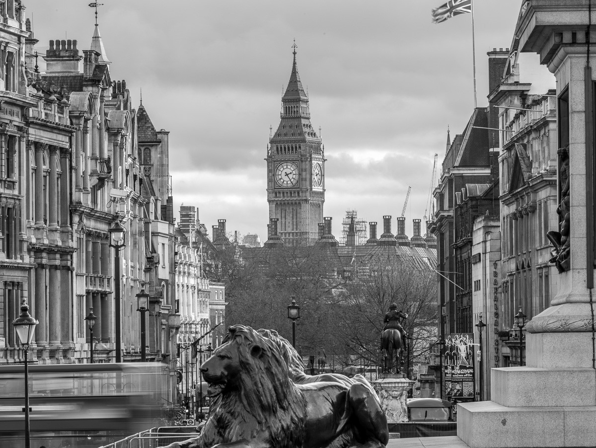 Konfiguration benutzen (Städte, Metropole, London, Architektur, Platz, Big Ben, Wahrzeichen, Skulptur, Löwe, Wunschgröße, Fotokunst, Wohnzimmer, Treppenhaus, schwarz/weiß)