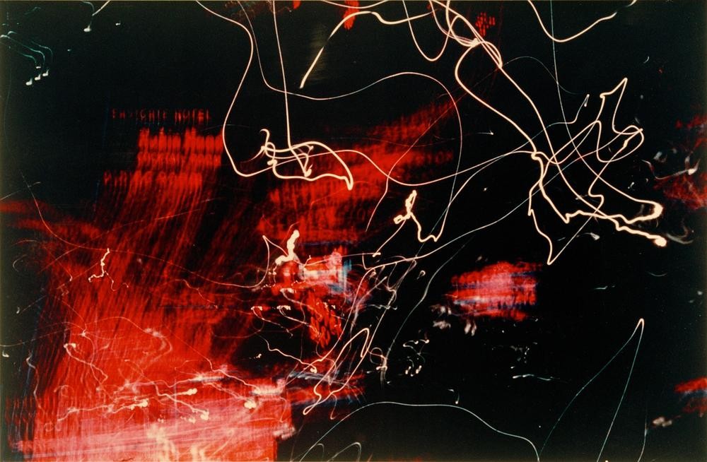 Laszlo Moholy-Nagy, Ohne Titel / Traffic (City lights Eastgate Hotel) (Automobil,Bauhaus,Deutsche Kunst,Elektrizität,Hotel (Allgemein),Kunst,Licht Und Beleuchtung,Verkehr,Konstruktivismus,Technik,Leuchtreklame,Abstrakte Kunst,Helldunkel,Zeit,Ungarische Kunst,Licht,Abstraktion,Scheinwerfer (Fahrzeug),Bewegung,Scheinwerferlich)