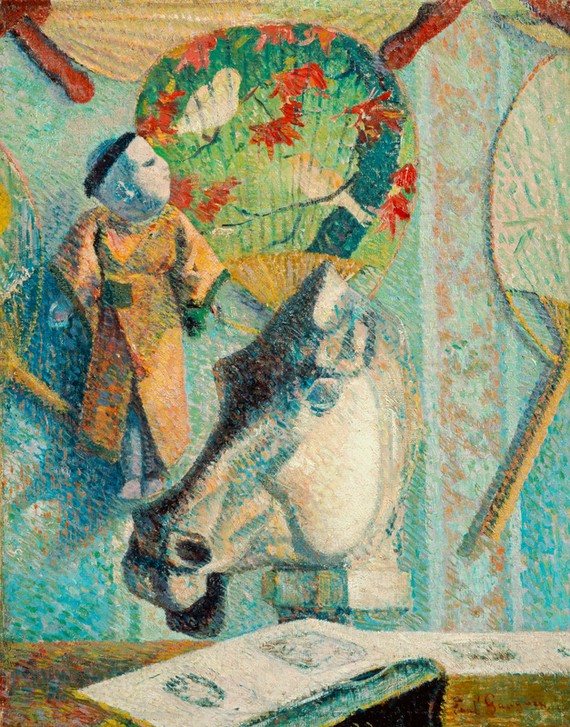 Paul Gauguin, Nature morte à la tête de cheval (Buch,Fächer,Handel,Kunst,Pferd (Tier),Puppe (Gegenstand),Schaufenster,Spielzeug,Impressionismus,Stillleben,Pointillismus,Französische Kunst,Japanmode,Skulptur Im Bild)