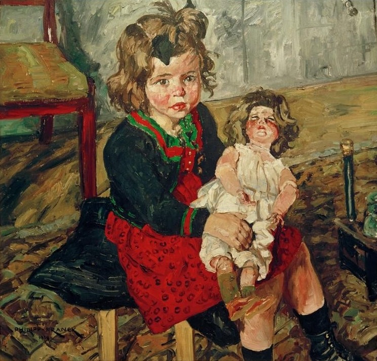 Philipp Franck, Kind mit Puppe (Deutsche Kunst,Kind,Kunst,Mädchen,Mensch,Puppe (Gegenstand),Spielzeug,Impressionismus,Kleinkind,Portrait,Schürze,Kleid,Sitzen,Ganzfigurig,Hocker (Sitzmöbel))