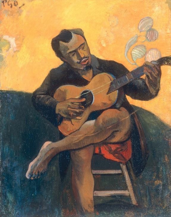 Paul Gauguin, Le Joueur de guitare (Gitarre,Kunst,Mann,Musiker,Musik,Saiteninstrument,Instrument,Portrait,Gitarrist,Französische Kunst,Barfuss,Sitzen,Beine (Übereinandergeschlagen))