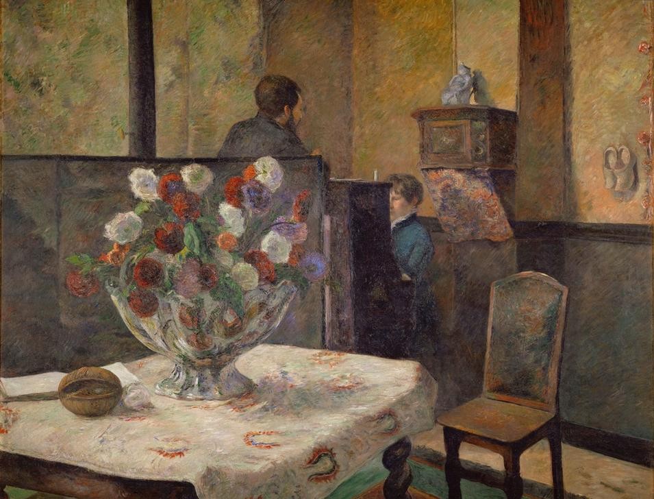 Paul Gauguin, Stilleben mit Blumen (Atelier,Möbel,Tisch,Stillleben,Schale (Gefäss),Tischtuch,Blumenstrauss,Französische Kunst,Stuhl,Blumenschale)