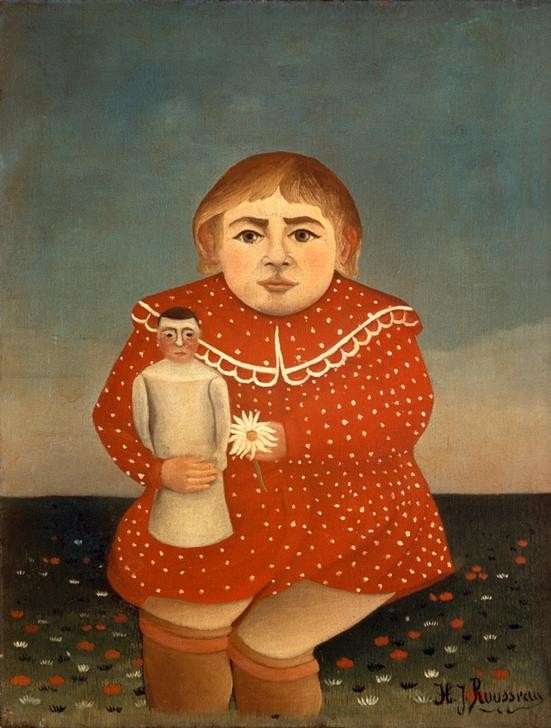 Henri Rousseau, L’enfant à la poupée (Kind, Mädchen, Puppe, Spielzeug, Portrait, Wiese, Kleid, KniestrümpfePunkte, gepunktet, Gänseblümchen, naive Malerei, Wunschgröße, Wohnzimmer, Treppenhaus, Malerei, klassische Moderne, bunt)