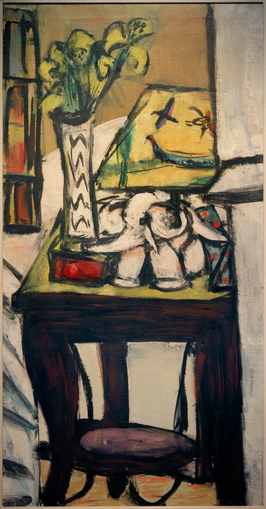 Max Beckmann, Stillleben mit Nachtlampe (Stillleben, Expressionismus, Klassische Moderne, Malerei, Wohnzimmer, Esszimmer, Treppenhaus, Wunschgröße, bunt)