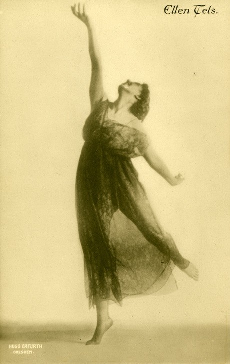 Hugo Erfurth, Ellen Tels (Frau, Tänzerin, Tanz, Ballett, Choreografie, Schleier, Ausdruck, Fotopostkarte, Persönlichkeiten, Fotokunst, Tanzschule, Treppenhaus, Wunschgröße, schwarz/weiß)