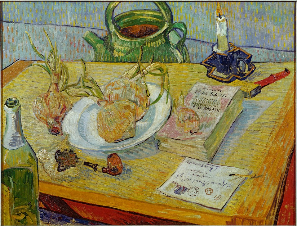 Vincent van Gogh, Stilleben mit Zeichenbrett, Pfeife, Zwiebeln und Siegellack (Brief,Buch,Gemüse,Kunst,Tabak,Impressionismus,Pfeife (Tabak),Nahrungsmittel,Stillleben,Kerze (Licht),Flasche,Briefumschlag,Niederländische Kunst,Zwiebel,Holländische Kunst,Weinflasche,Siegellack)