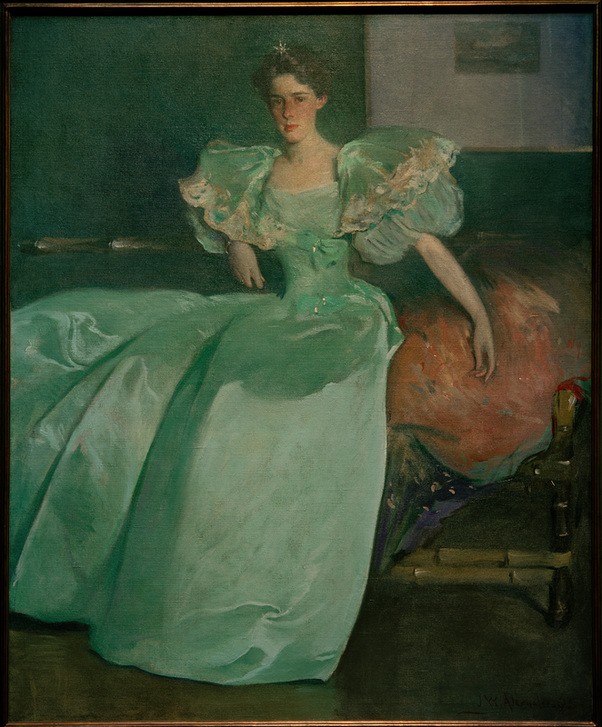John White Alexander, Helen Manice (Damenmode,Frau,Gesellschaft,Kunst,Mensch,Mode,Möbel,Sitzmöbel,Spitzen,Portrait,Sofa,Amerikanische Kunst,Wohlstand,Kleid,Reichtum,Haarschmuck,Us-Amerikanische Kunst,Kleidung (Allgemein),Ärmel,Grün,Sitzen,Puffärmel,Jahrhundertwende,Junge Frau,Taille,Blick A)