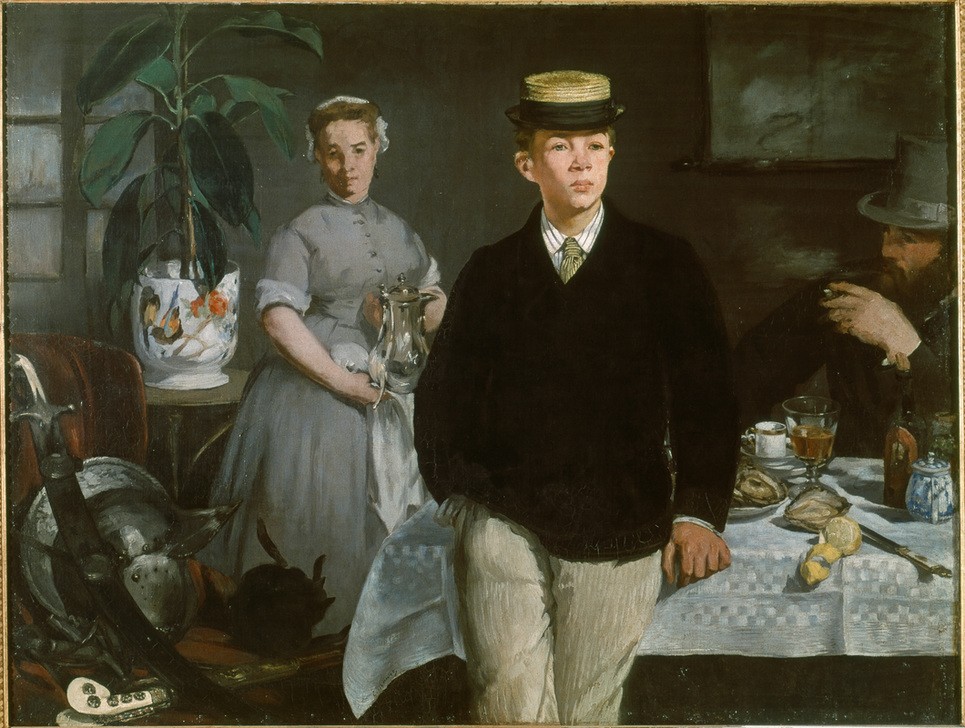 Edouard Manet, Le déjeuner dans l’atelier (Essgeschirr,Essen Und Trinken,Herrenmode,Jugend (Lebensalter),Mode,Silber,Tafelsitten,Waffe,Tageszeiten,Krawatte,Mittagessen,Tischtuch,Bürgertum,Auster,Topfpflanze,Französische Kunst,Eitelkeit,Knabe,Pubertät,Eleganz,Zitrone,Dienerin,Kaffeekanne,Hausperson)