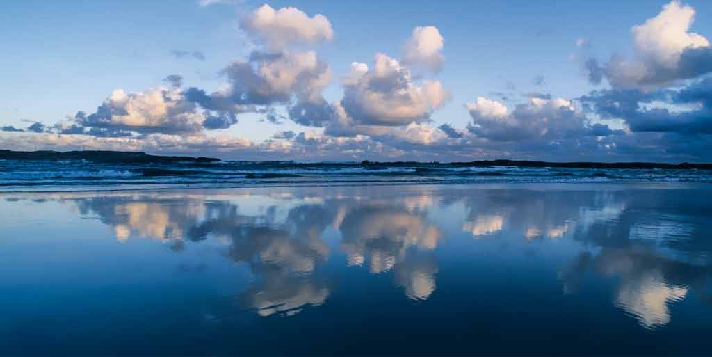 Eddi Böhnke, Australien (Natur, Landschaft, See,  Wolken, Küste, Spiegelungen, Horizont, Fotografie, Treppenhaus, Arztpraxis, Wohnzimmer, blau/bunt)