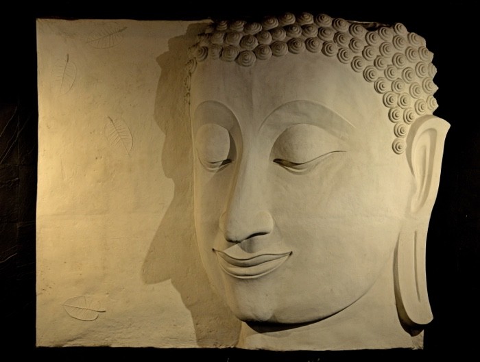 Hady Khandani, BUDDHA RELIEF (Buddha, Kopf, Relief, Schlafend, Religös, Religion, Fotografie, Wohnzimmer, Treppenhaus, Büro,  Wunschgröße, bunt)