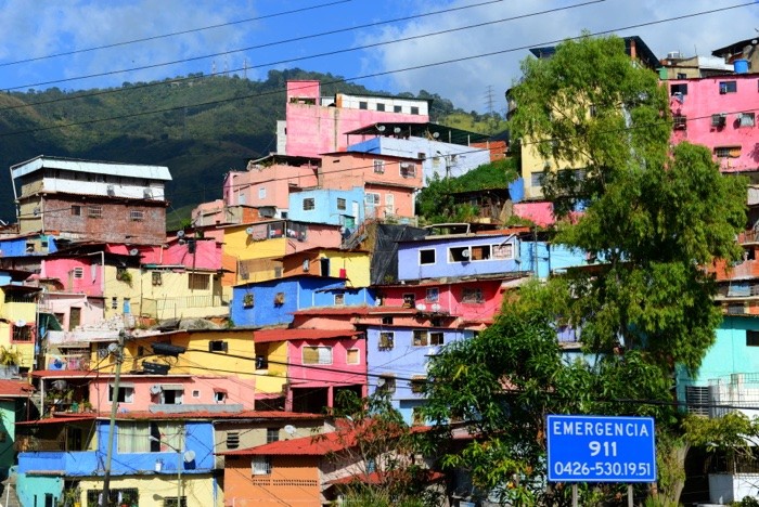 Hady Khandani, COLORFUL FAVELA IN CARACAS - VENEZUELA 1