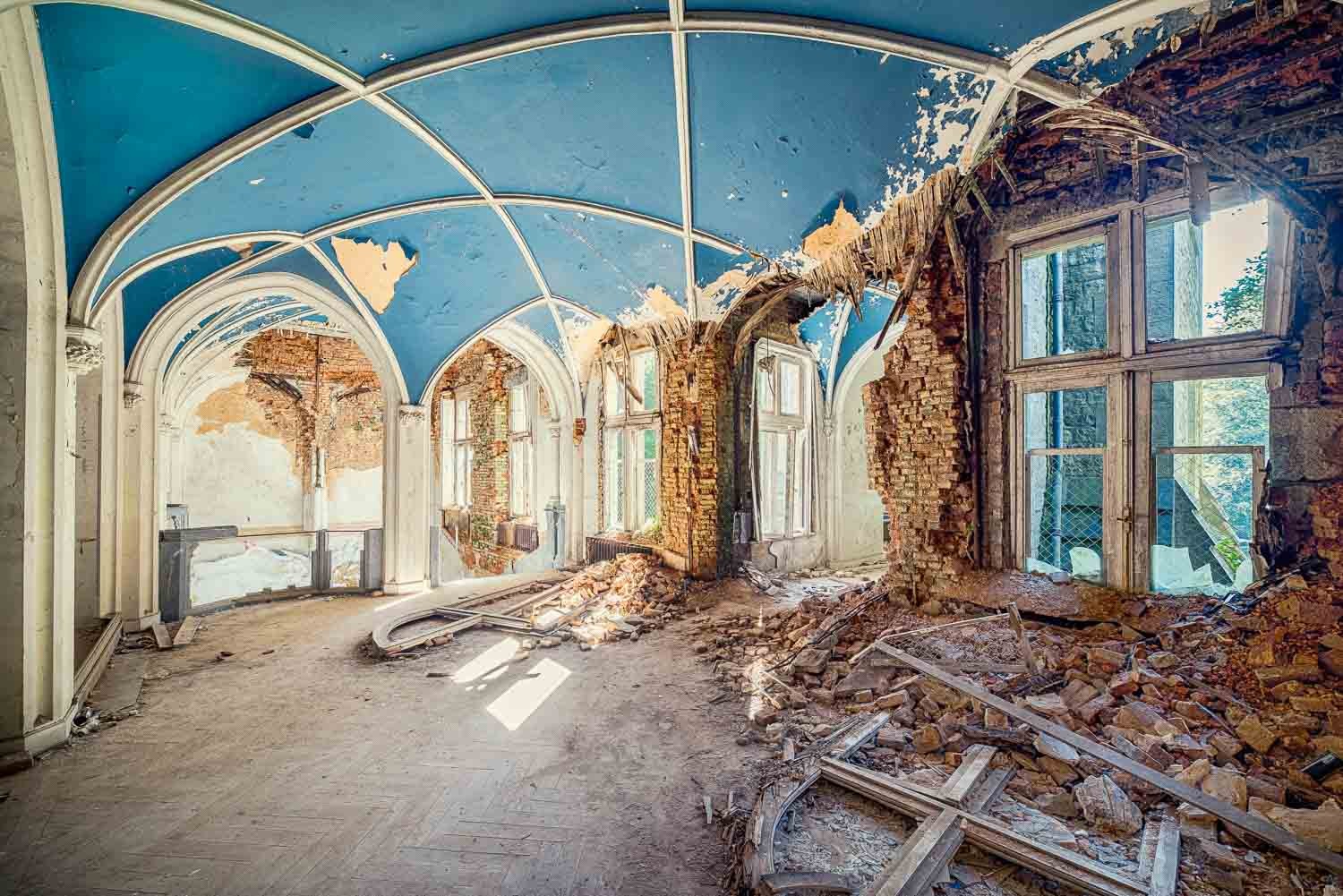 Konfiguration benutzen (Gewölbe, Rippengewölbe, Architektur, Stuck, Verfall, Zerstörung, Vergänglichkeit, Melancholie, morbid, Wohnzimmer, Fotokunst, Wunschgröße, bunt)