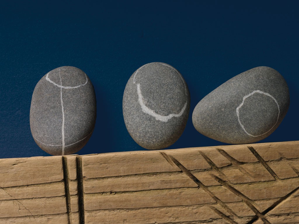 Jochen Frank, Stone 1 (Holz, Treibholz, Skulptur, Kiesel, Stein, Fotografie, Stillleben, Badezimmer, Wohnzimmer, bunt)