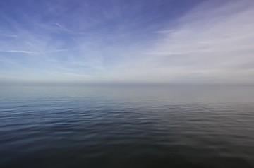 Gerhard Rossmeissl, Horizont und Licht IV (Meer, Horizont, Wasserspiegel, Meeresbrise, Lichteffekte, Spiegelungen, Schlafzimmer, Wohnzimmer, Wunschgröße, Fotokunst, zeitgenössisch, bunt)