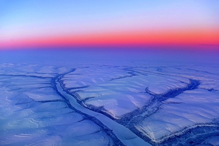 Hady Khandani, GEO ART - SUNSET COLORS AND EARTH SHADOW OVER WNTERLY NORTHERN SIBERIA - RUSSIA 2 (Sonnenuntergang, über den Wolken, Sibirien, Luftbild, Fotokunst, Wohnzimmer, Schlafzimmer, Treppenhaus, Wunschgröße, bunt)