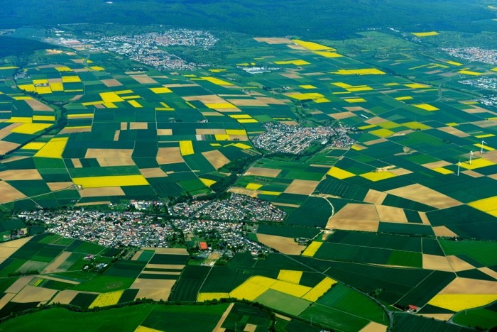 Hady Khandani, GEO ART - RAPE FIELDS AROUND WOELLSTADT - HESSEN - GERMANY (Deutschland, Rapsfelder, Luftbild, Landschaft, Felder,  Landschaftsfotografie, Fotografie, Wohnzimmer, Treppenhaus, Wunschgröße, bunt)