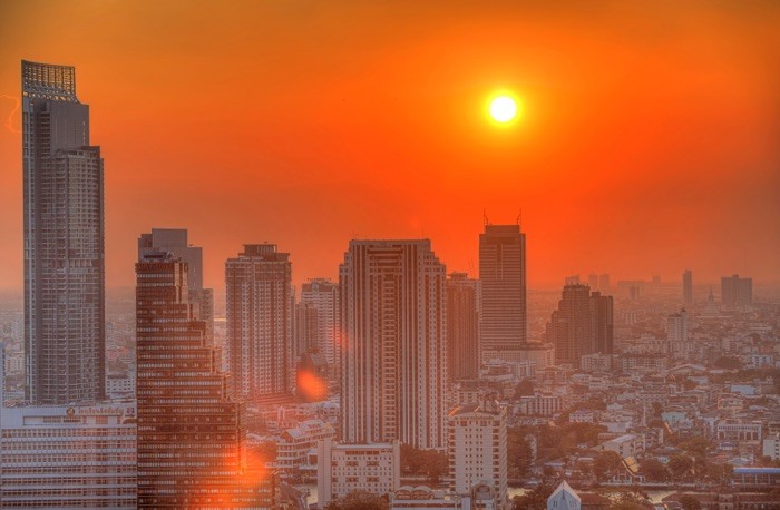 Hady Khandani, HDR - SUNSET ALONG SILOM ROAD - BANGKOK - THAILAND 02 (Bangkok, Metropole, Abendszene, Stadt, Hauptstadt, Skyline, Wolkenkratzer, Hochhäuser, Sonnenuntergang, Fotografie, Wohnzimmer, Treppenhaus, Wunschgröße, bunt)