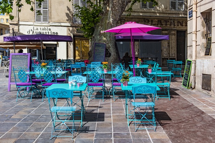 Konfiguration benutzen (Platz, Café, Straßencafé, Stühle, Tische, Sonnenschirm, Sommer, Häuser, Marseille, Städte, Wunschgröße, Fotografie, Treppenhaus, Wohnzimmer, bunt)