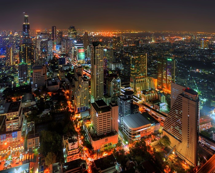 Hady Khandani, HDR - BANGKOK LIGHTS BY NIGHT - ALONG SILOM ROAD - THAILAND (Bangkok, Metropole, Nachtszene, Stadt, Hauptstadt, Skyline, Beleuchtung, Nachtleben, Fotografie, Wohnzimmer, Treppenhaus, Wunschgröße, bunt)