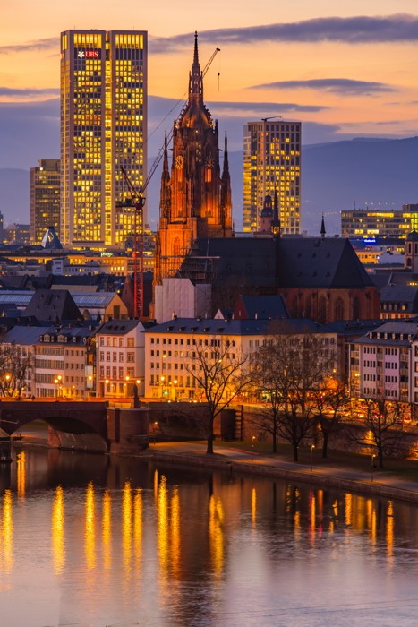 Konfiguration benutzen (Skyline, Frankfurt, Wolkenkratzer, Städte, Frankfurter Dom, Dämmerung, Main, Fluss, Spieglungen, Fotografie, Wunschgröße, Wohnzimmer, Treppenhaus, bunt)