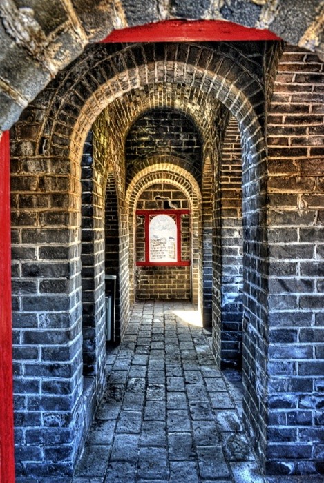 Hady Khandani, HDR - HUSHAN GREAT WALL - DANDONG - CHINA 04 (Chinesische Mauer, Architektur, Bauwerk, innere Mauer, Mauerwerk, China, Fotografie, Wohnzimmer, Treppenhaus, Wunschgröße, bunt)