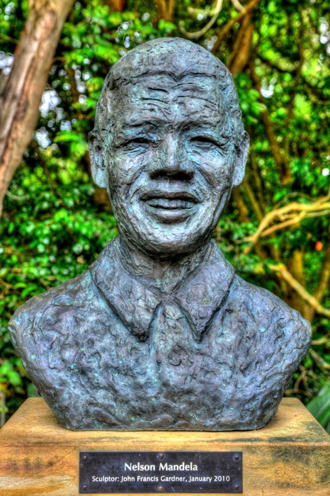 Hady Khandani, HDR - NELSON MANDELA BUST - SOUTH AFRICA (Hady Khandani, HDR - NELSON MANDELA BUST - SOUTH AFRICA)