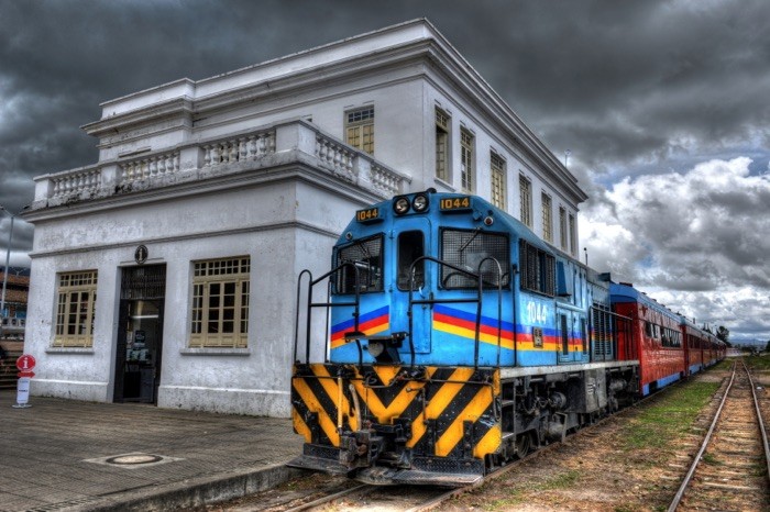 Hady Khandani, HDR - TREN TURISTICO DE LA SABANA - ZIAPQUIRA STATION - COLOMBIA 5 (Bahn, Zug, Eisenbahn, Verkehrmittel, Transport, Kolumbien, Hadyphoto, Wunschgröße, Fotografie, Wohnzimmer, Treppenhaus, bunt)