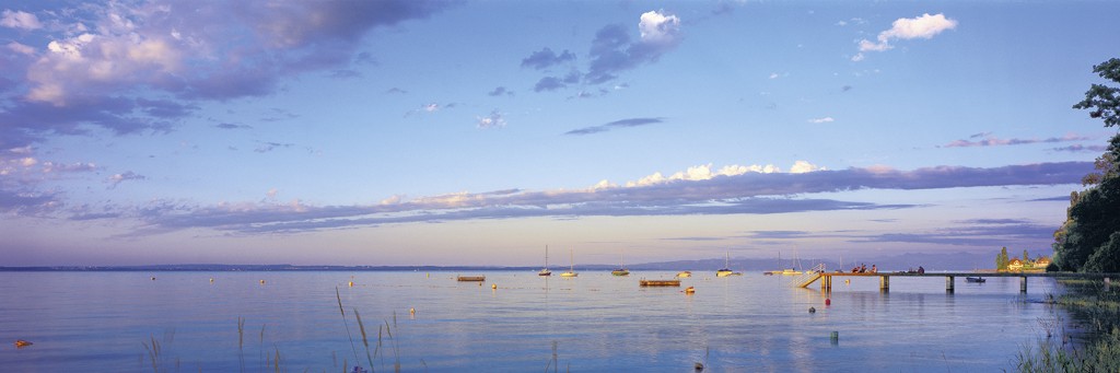 Heinrich Hecht, Schweizer See (See, Abendstimmung, Dunst, Stille, Stimmung, Natur, Landschaft, Wohnzimmer, Treppenhaus, Fotokunst, bunt)