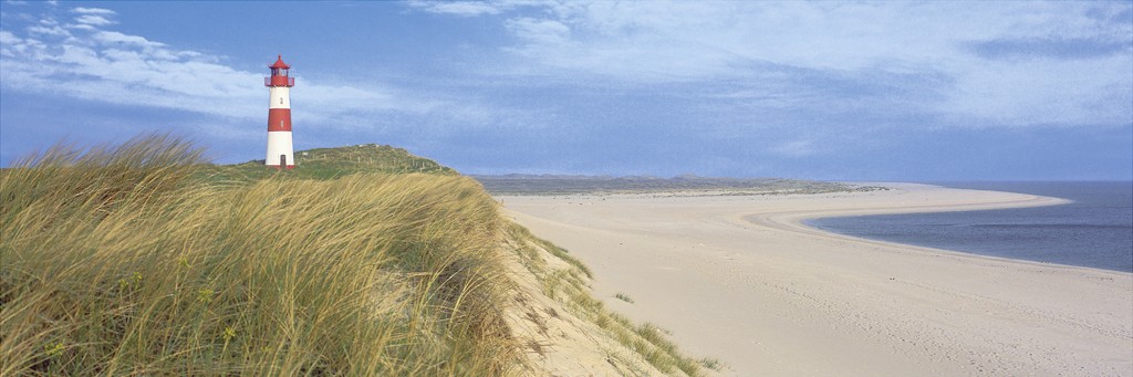 Henning Kramer, Lister Leuchtturm (Strand, Düne, Sand, Leuchtturm, Meeresbrise, Fotokunst, Wohnzimmer, Treppenhaus, Badehaus, bunt)