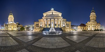 Michael Abid, Berlin Gendarmenmarkt (Berlin, Platz, Konzerthaus, Deutscher Dom, Städte, Metropole, Sonnenuntergang,  Panorama, Wohnzimmer, Treppenhaus, Wunschgröße, Fotokunst, bunt)